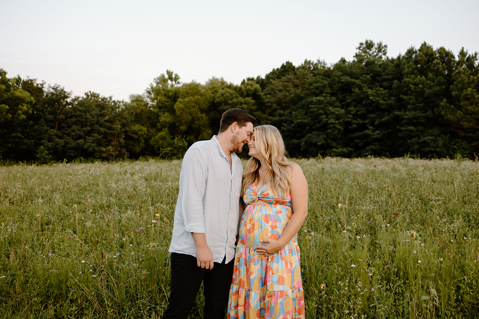Raleigh Wedding Photographer captured pregnancy announcement photos.